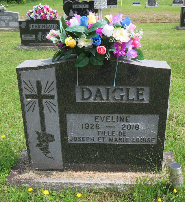 Pierre tombale de Evéline Daigle